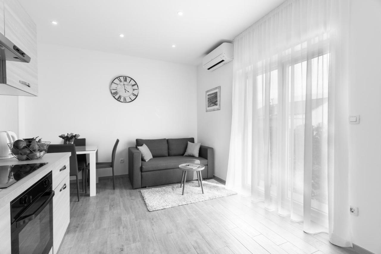 Apartments Lusani Split Exterior photo
