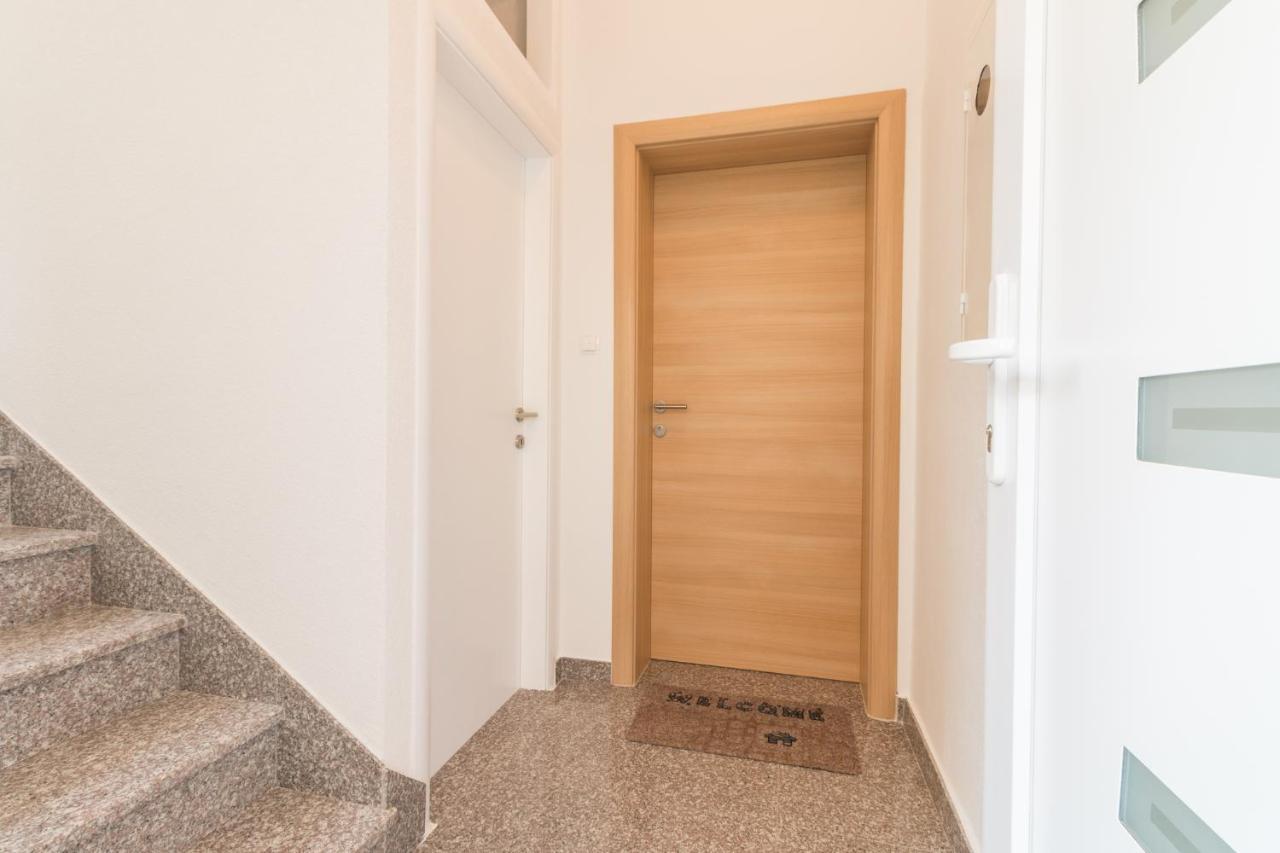 Apartments Lusani Split Exterior photo