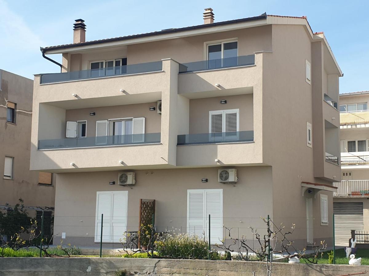 Apartments Lusani Split Exterior photo