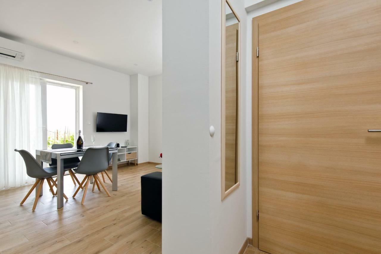 Apartments Lusani Split Exterior photo