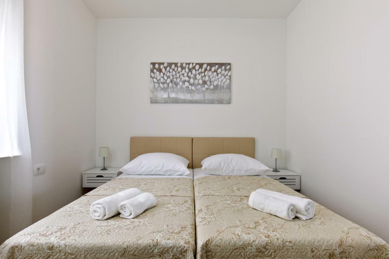 Apartments Lusani Split Exterior photo