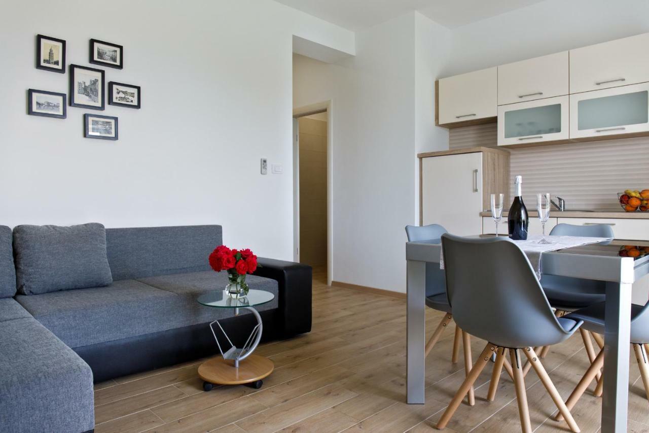 Apartments Lusani Split Exterior photo