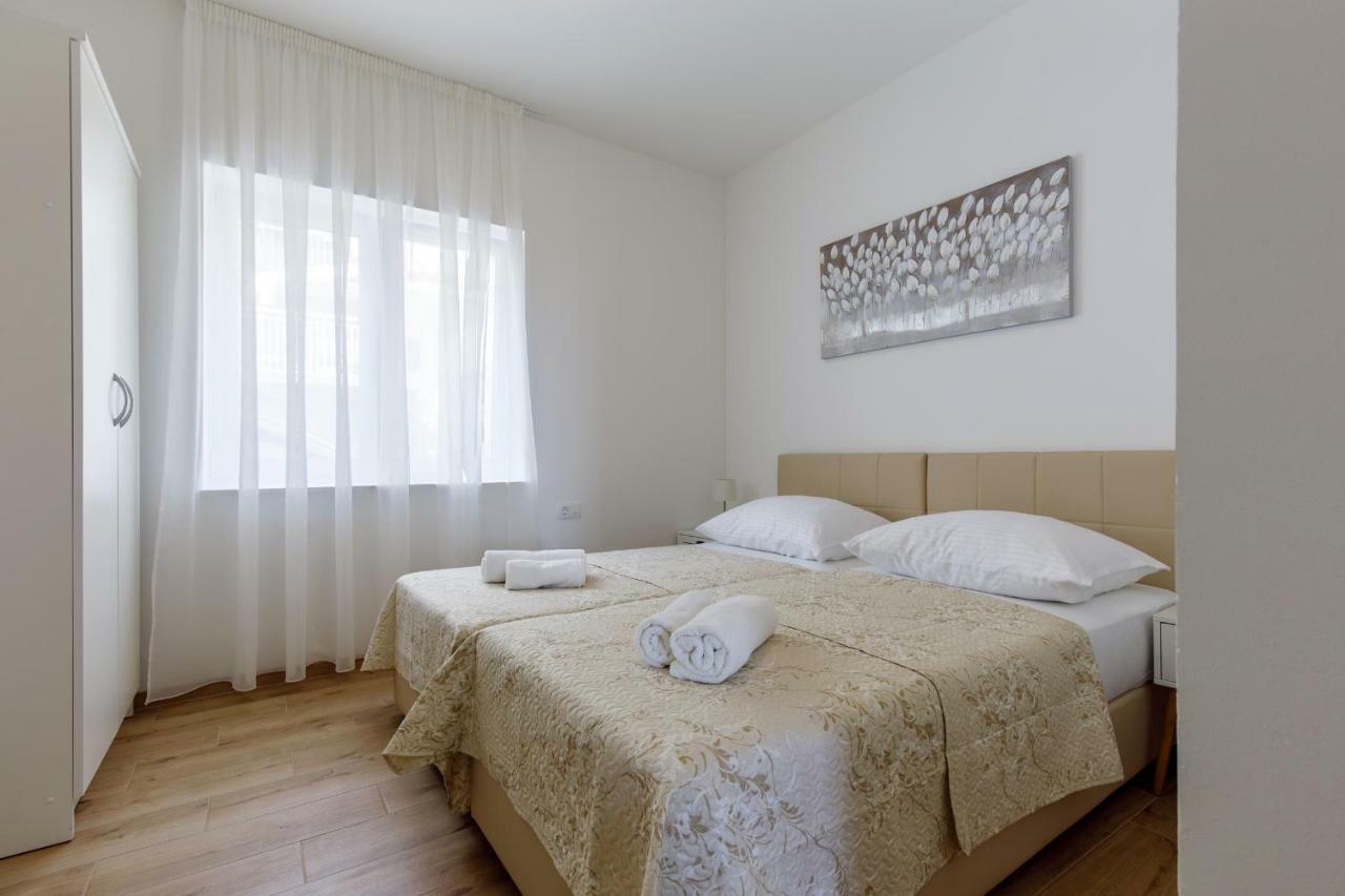 Apartments Lusani Split Exterior photo